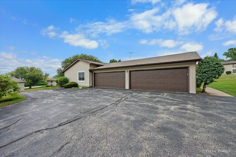 Tiny photo for 5202 Winslow Circle #D, McHenry, IL 60050 (MLS # 12706473)