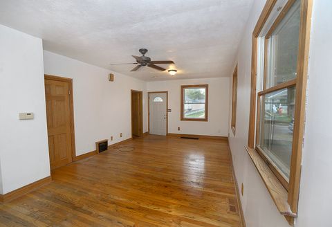 Tiny photo for 614 2nd Avenue, Ottawa, IL 61350 (MLS # 12494011)