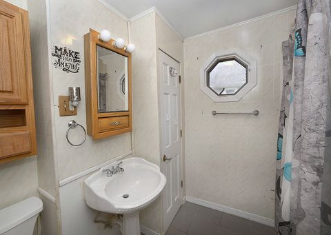 Tiny photo for 614 2nd Avenue, Ottawa, IL 61350 (MLS # 12494011)