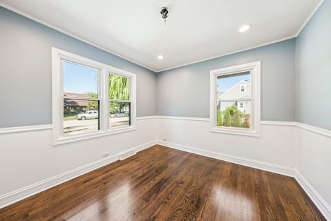 Tiny photo for 9725 Normandy Avenue, Oak Lawn, IL 60453 (MLS # 12502890)