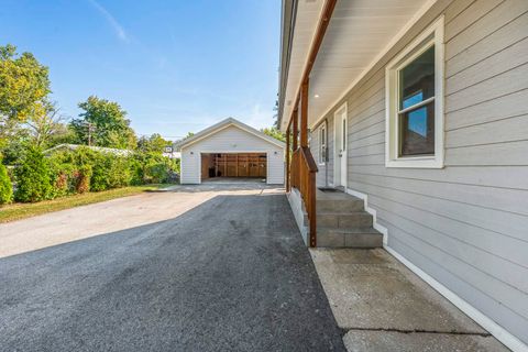 Tiny photo for 9725 Normandy Avenue, Oak Lawn, IL 60453 (MLS # 12502890)