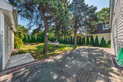 Tiny photo for 9725 Normandy Avenue, Oak Lawn, IL 60453 (MLS # 12502890)