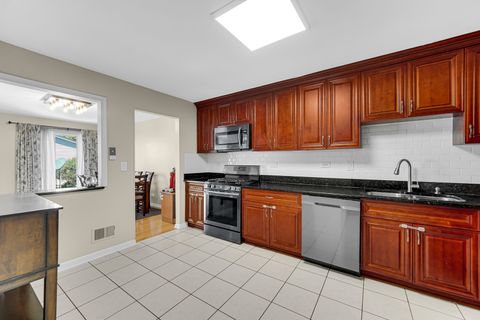 Tiny photo for 406 Hummingbird Court, Deerfield, IL 60015 (MLS # 12623545)