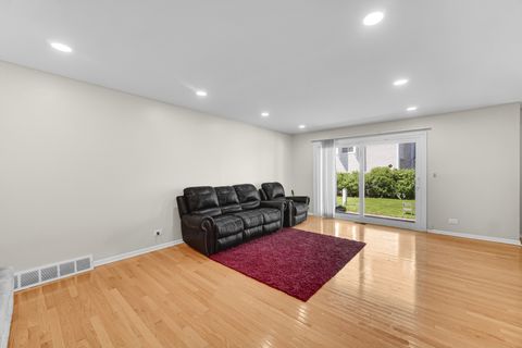 Tiny photo for 406 Hummingbird Court, Deerfield, IL 60015 (MLS # 12623545)