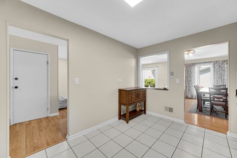Tiny photo for 406 Hummingbird Court, Deerfield, IL 60015 (MLS # 12623545)