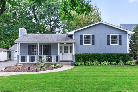 Photo of 6914 Brookbank Road, Darien, IL 60561 (MLS # 12748108)
