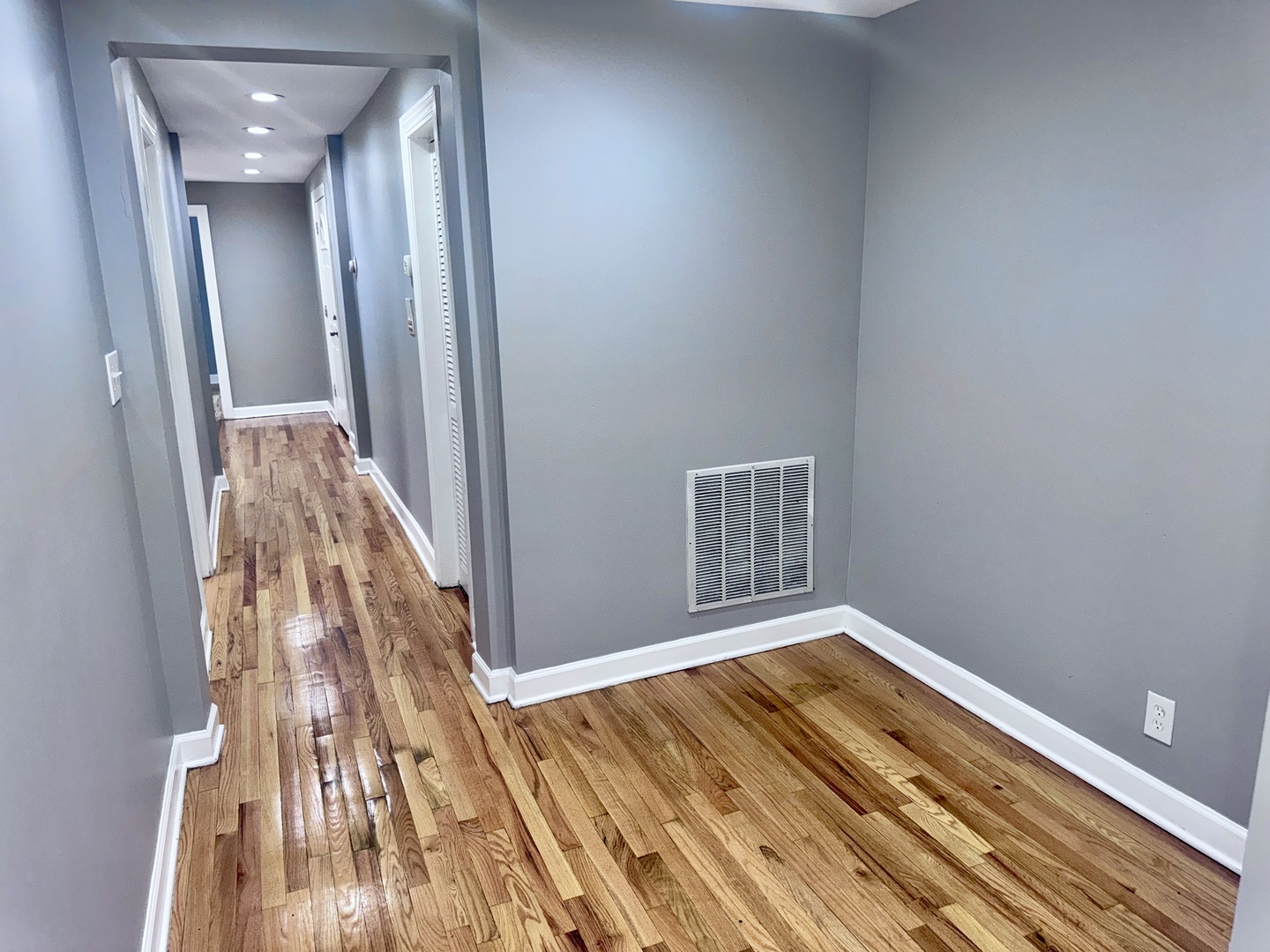 4949 S CALUMET Avenue 3S