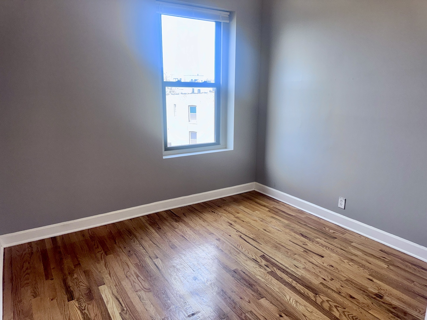 4949 S CALUMET Avenue 3S