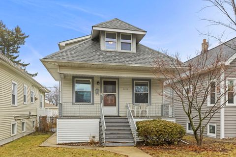 Tiny photo for 2646 N Mont Clare Avenue, Chicago, IL 60707 (MLS # 12586060)