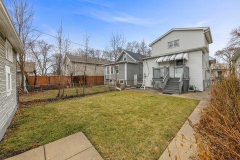 Tiny photo for 2646 N Mont Clare Avenue, Chicago, IL 60707 (MLS # 12586060)
