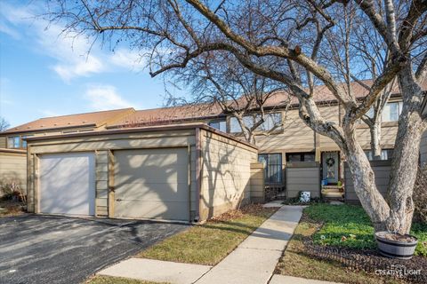 Photo of 111 Aberdeen Court, Geneva, IL 60134 (MLS # 12549353)