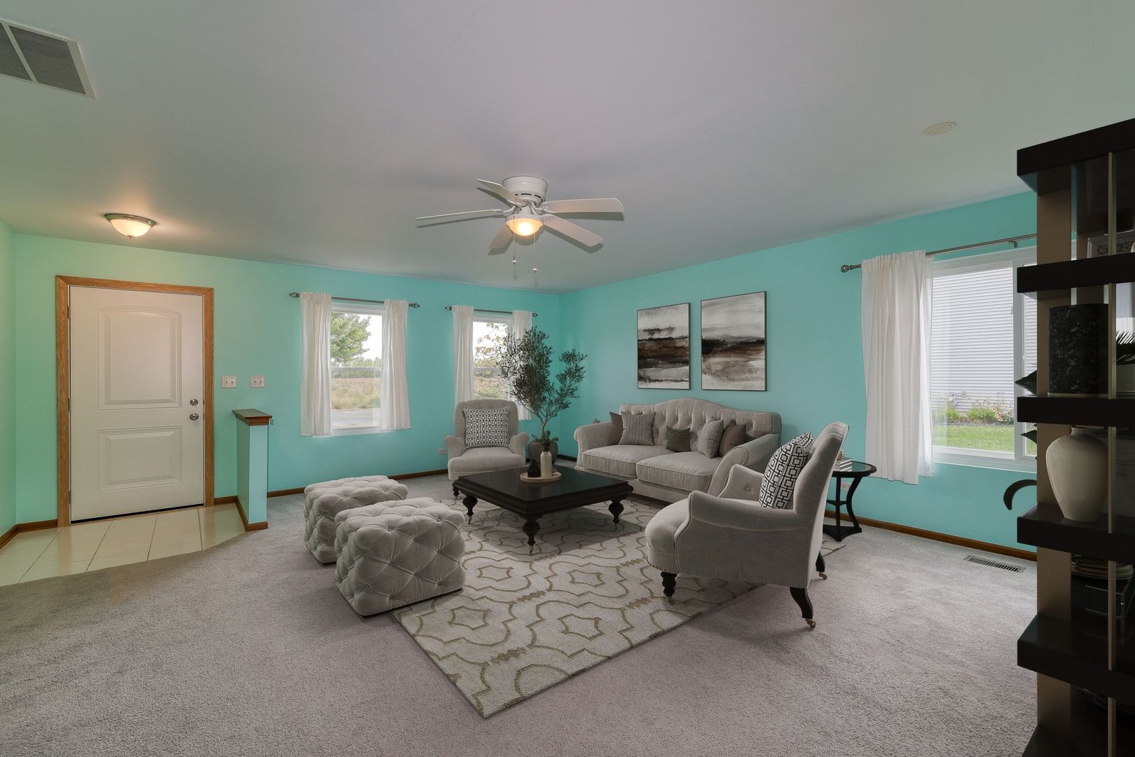220 W Meadow Drive