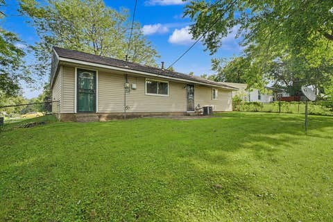 Tiny photo for 2803 E Illinois Street, Urbana, IL 61802 (MLS # 12732867)