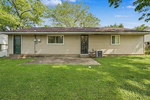 Tiny photo for 2803 E Illinois Street, Urbana, IL 61802 (MLS # 12732867)