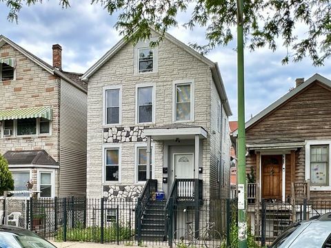 1721 N Mozart Street G Chicago IL 60647