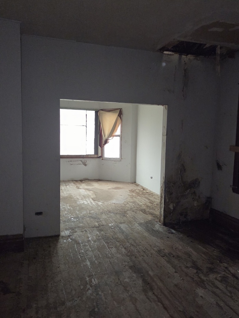 114 W 108th Place