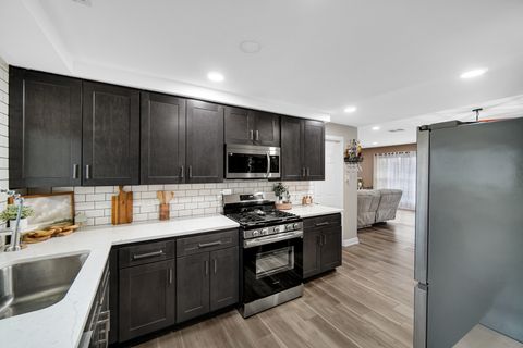 Tiny photo for 920 Theresa Lane, Chicago Heights, IL 60411 (MLS # 12609506)