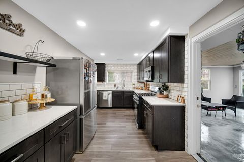 Tiny photo for 920 Theresa Lane, Chicago Heights, IL 60411 (MLS # 12609506)