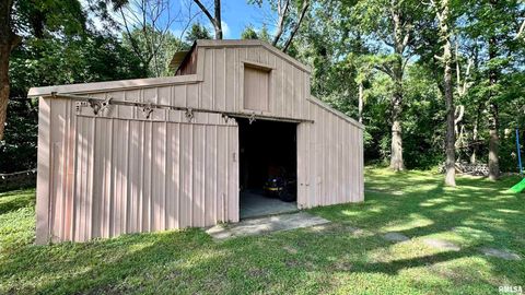Tiny photo for 909 NORTH Road, West Frankfort, IL 62896 (MLS # EB459066)