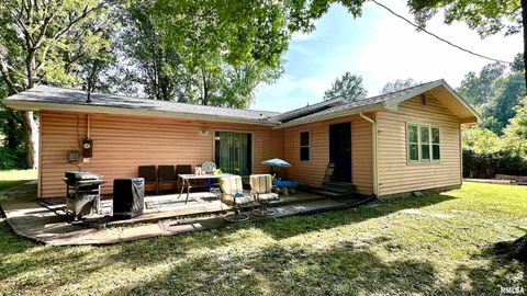 Tiny photo for 909 NORTH Road, West Frankfort, IL 62896 (MLS # EB459066)
