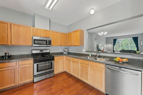 Tiny photo for 1002 Savoy Court, Elk Grove Village, IL 60007 (MLS # 12758814)