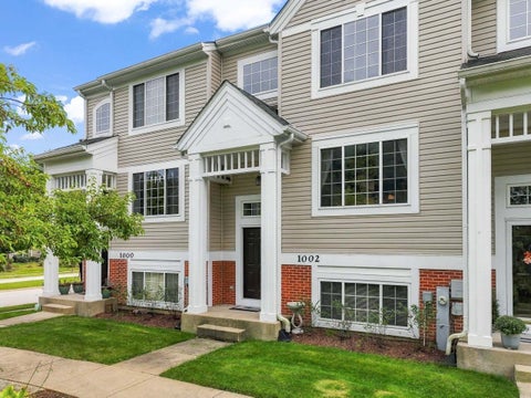 Photo of 1002 Savoy Court, Elk Grove Village, IL 60007 (MLS # 12758814)