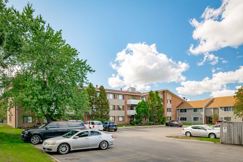 Tiny photo for 4000 BAYSIDE Drive #205, Palatine, IL 60074 (MLS # 12484035)