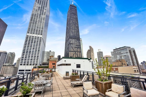Tiny photo for 850 N DeWitt Place #7K, Chicago, IL 60611 (MLS # 12691981)