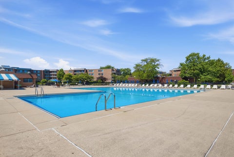 Tiny photo for 945 E Kenilworth Avenue #314, Palatine, IL 60074 (MLS # 12748605)