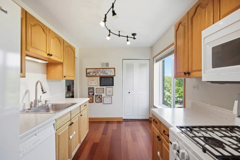 Tiny photo for 945 E Kenilworth Avenue #314, Palatine, IL 60074 (MLS # 12748605)