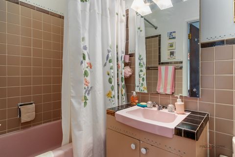 Tiny photo for 1161 Oak Spring Lane, Libertyville, IL 60048 (MLS # 12430527)