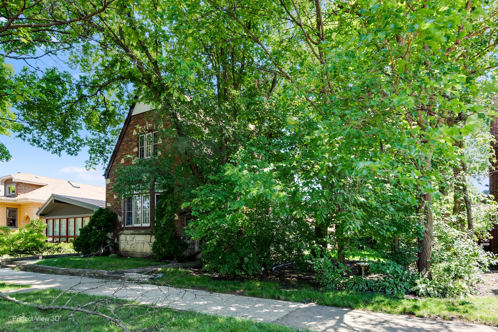 5811 N Christiana Avenue