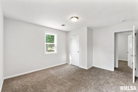 Tiny photo for 3914 15th Street B, Moline, IL 61265 (MLS # QC4266730)