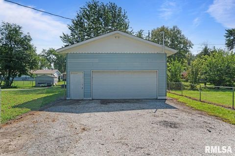 Tiny photo for 3914 15th Street B, Moline, IL 61265 (MLS # QC4266730)