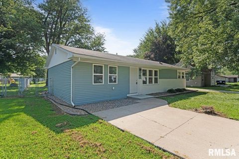 Tiny photo for 3914 15th Street B, Moline, IL 61265 (MLS # QC4266730)