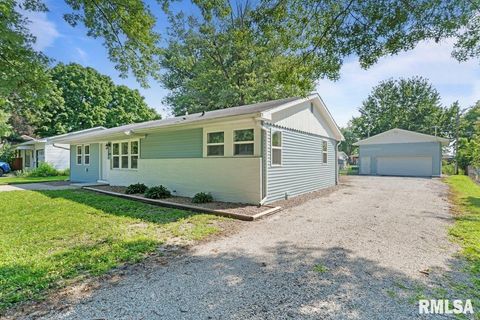Tiny photo for 3914 15th Street B, Moline, IL 61265 (MLS # QC4266730)