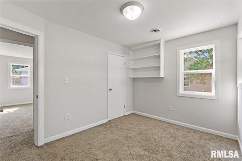 Tiny photo for 3914 15th Street B, Moline, IL 61265 (MLS # QC4266730)