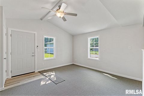 Tiny photo for 3914 15th Street B, Moline, IL 61265 (MLS # QC4266730)