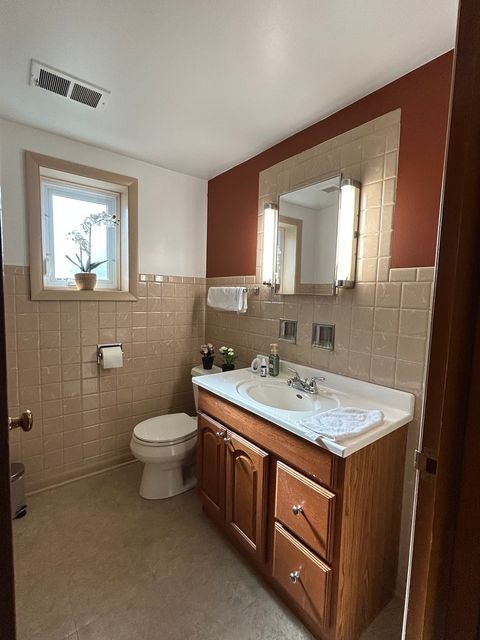 Tiny photo for 410 E Garwood Avenue, Mount Prospect, IL 60056 (MLS # 12500657)