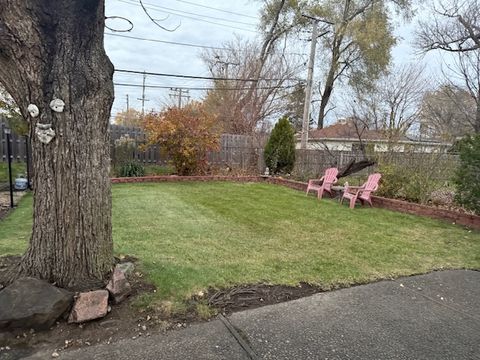 Tiny photo for 410 E Garwood Avenue, Mount Prospect, IL 60056 (MLS # 12500657)