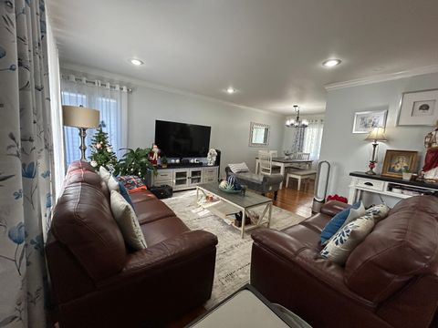 Tiny photo for 410 E Garwood Avenue, Mount Prospect, IL 60056 (MLS # 12500657)