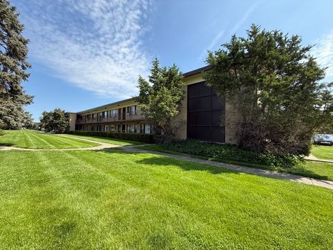 39 King Arthur Court 10 Northlake IL 60164