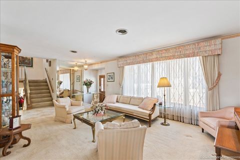 Tiny photo for 10441 Long Avenue, Oak Lawn, IL 60453 (MLS # 12566311)