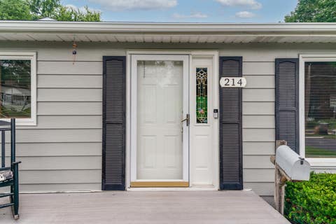 Tiny photo for 214 Millard Avenue, Fox River Grove, IL 60021 (MLS # 12715868)
