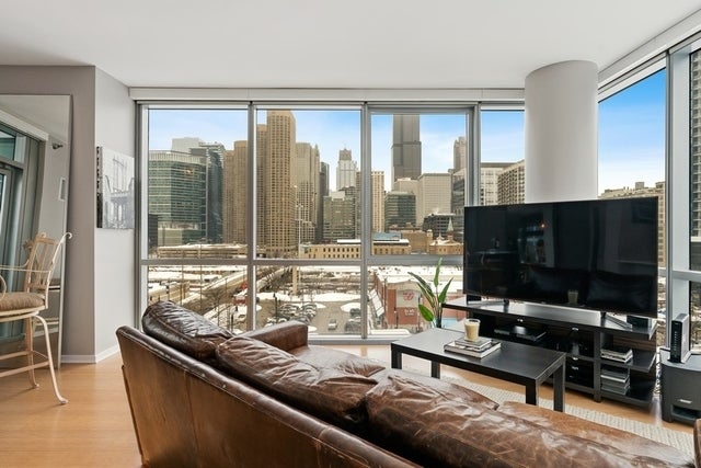 123 S Green Street 706B