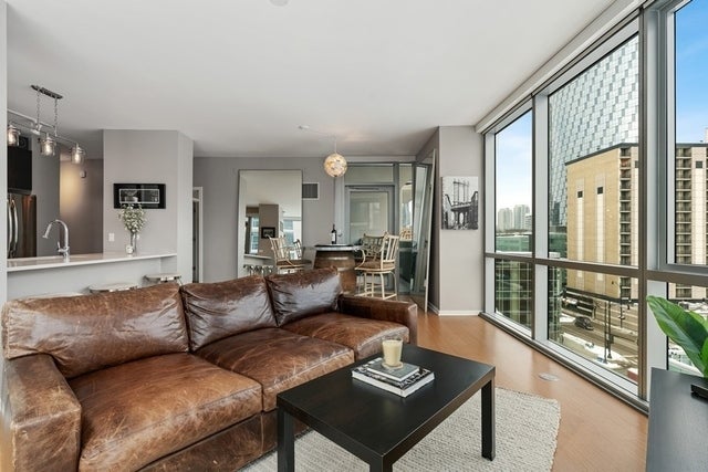 123 S Green Street 706B
