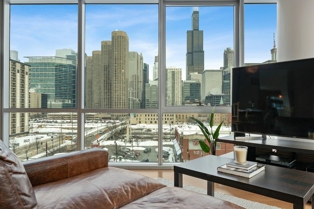 123 S Green Street 706B