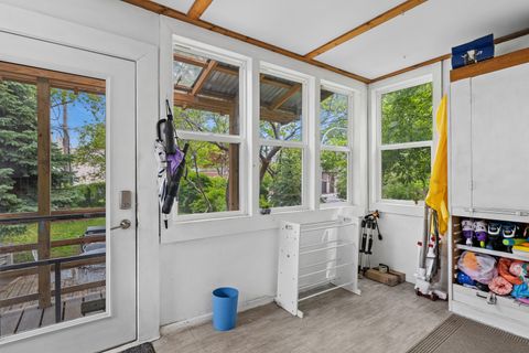 Tiny photo for 500 W 42nd Street, Chicago, IL 60609 (MLS # 12630912)