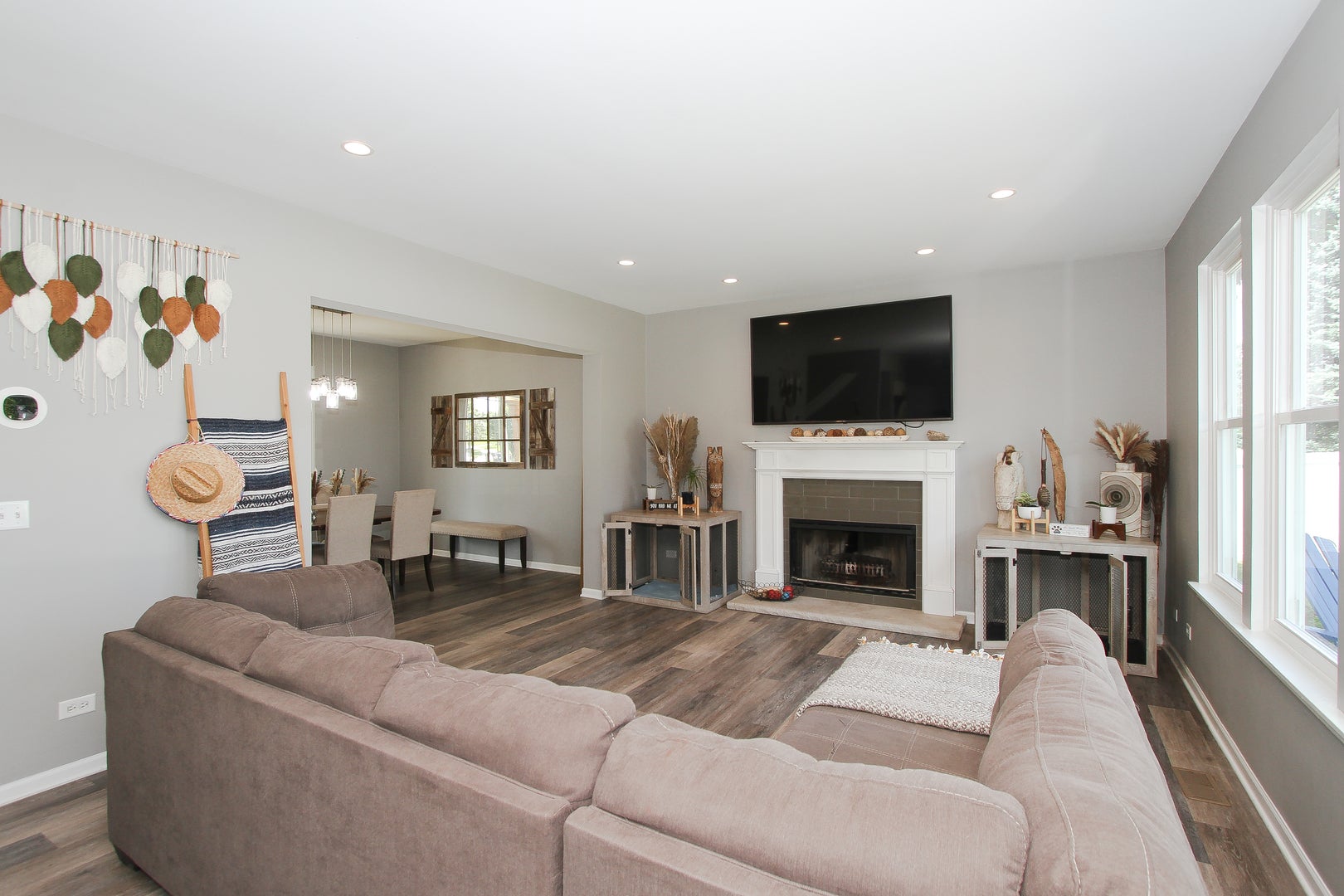 465 SPRING RIDGE Drive