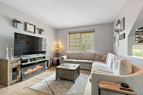 Tiny photo for 3339 Cameron Drive, Elgin, IL 60124 (MLS # 12637292)